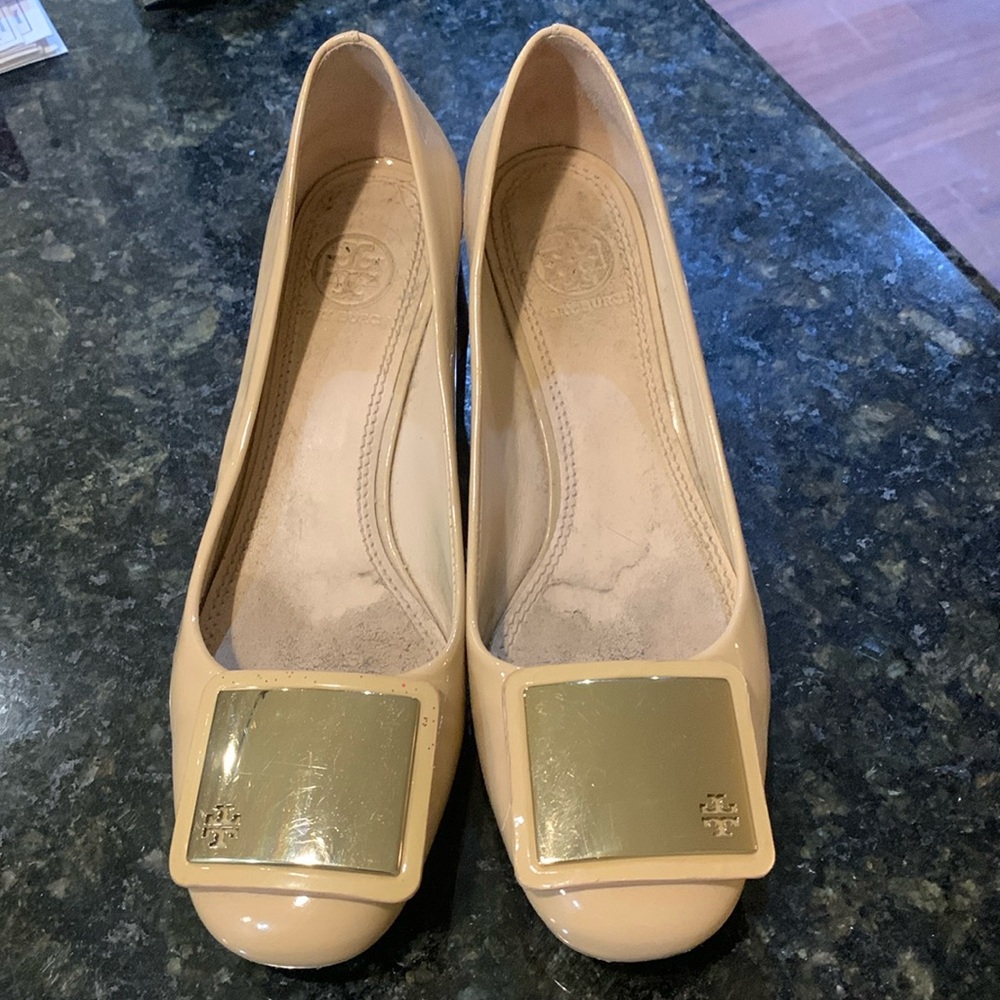 Women’s pink Tort Burch shoe